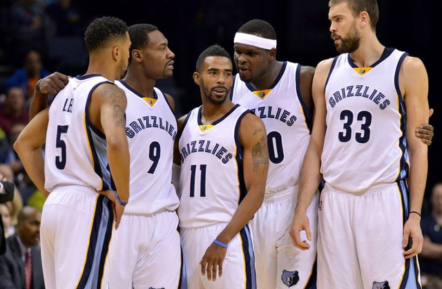 二是中前场 二是中前场